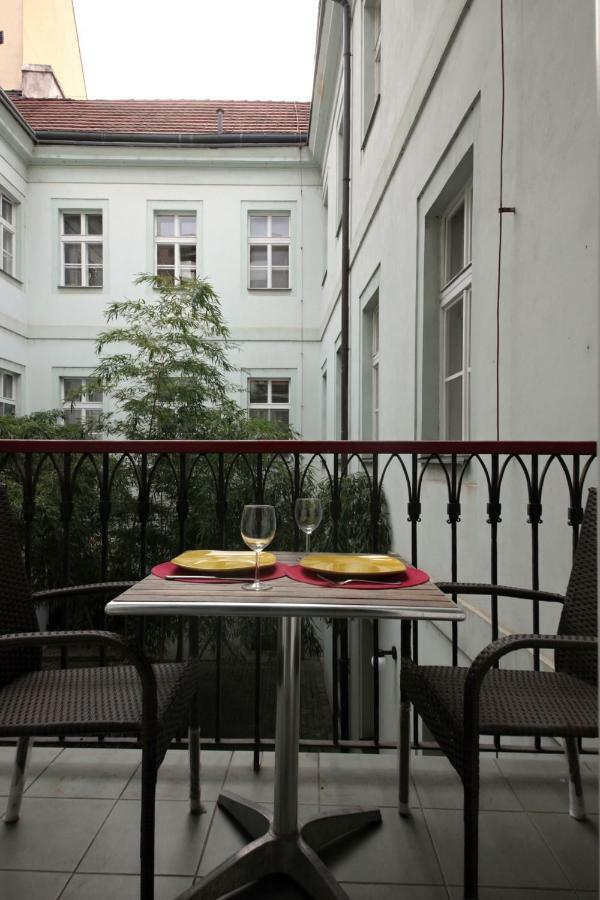 Quiet Apartment With Balcony Charles Bridge Praha Eksteriør bilde