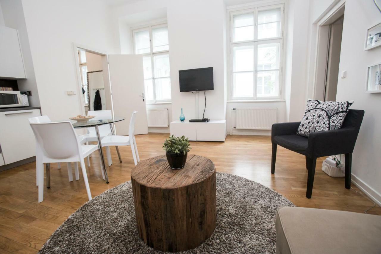 Quiet Apartment With Balcony Charles Bridge Praha Eksteriør bilde